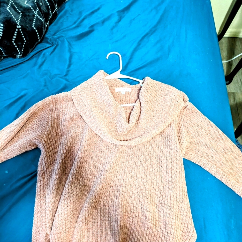 Big neck  pink sweater